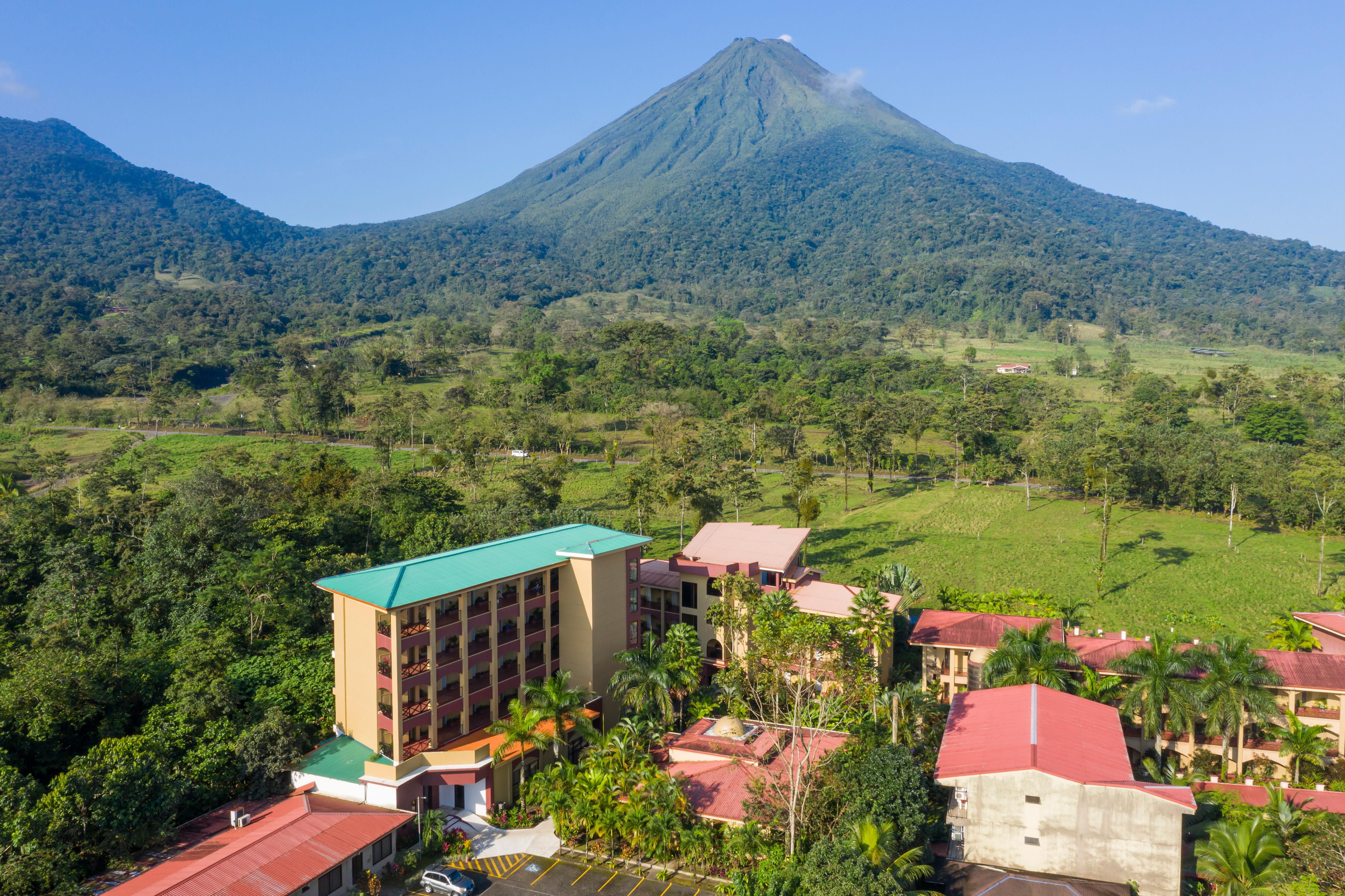 Hotel Magic Mountain La Fortuna Exterior photo